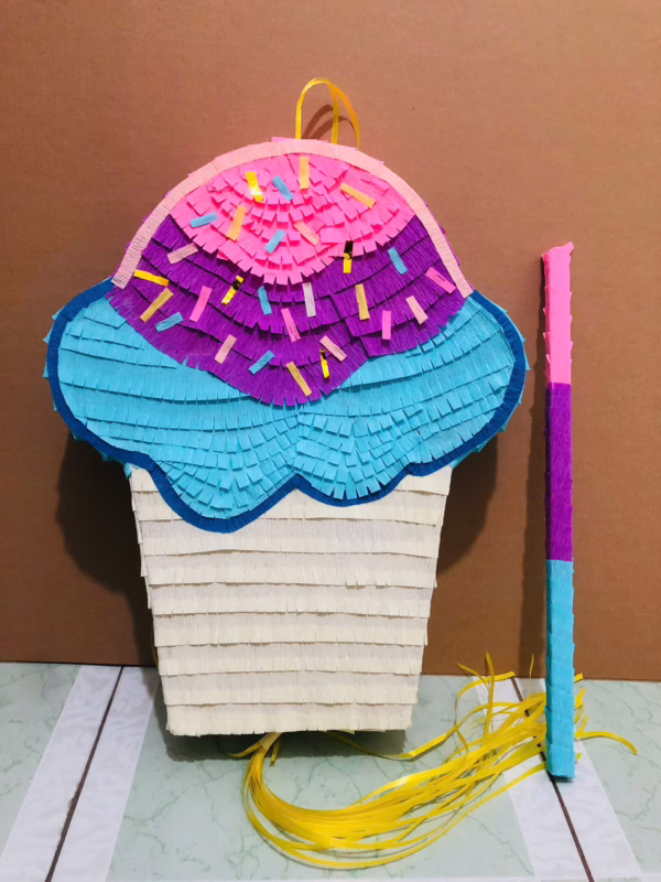 pinata kem ốc quế